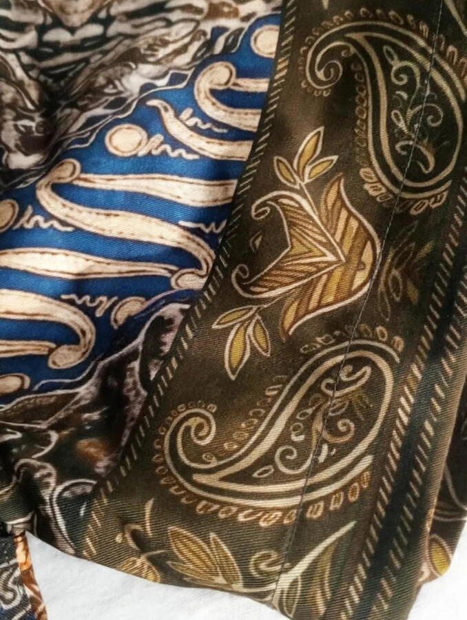 Crest of Jörmungandr (2026), 100% Tencel lyocell. Collaboration with MELFEZ.